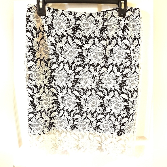 Tahari Skirt - Picture 1 of 4